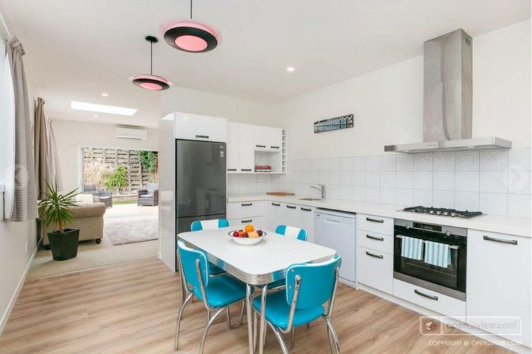 Photo of property in 79 Elizabeth Street, Mount Victoria, Wellington, 6011
