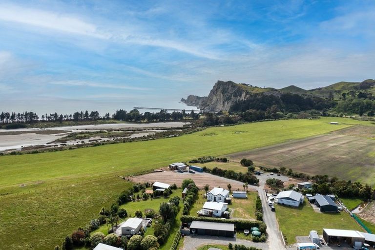 Photo of property in 22a Rangiuia Road, Tolaga Bay, 4077