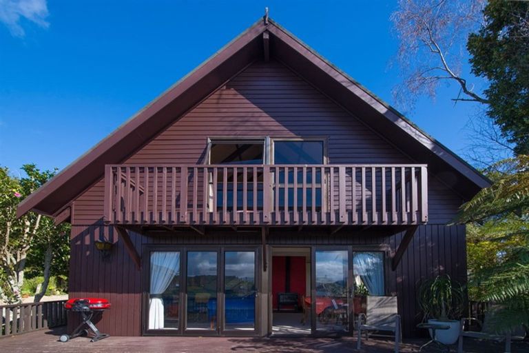 Photo of property in 3 Ridge Road, Lake Okareka, Rotorua, 3076