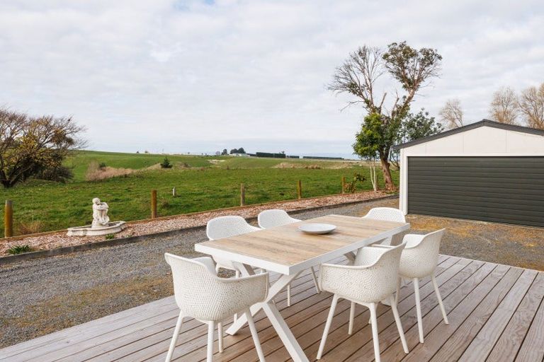 Photo of property in 2139 State Highway 3, Sanson, Palmerston North, 4479