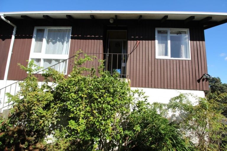 Photo of property in 1/6 Bond Crescent, Forrest Hill, Auckland, 0620
