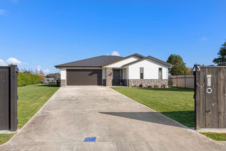 Photo of property in 3 George Street, Bulls, 4818