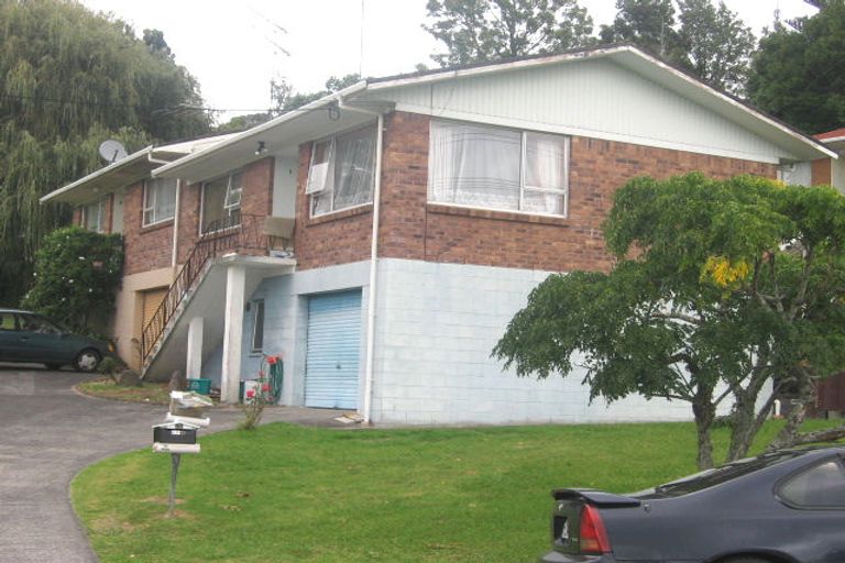 Photo of property in 2/80 Peach Road, Glenfield, Auckland, 0629