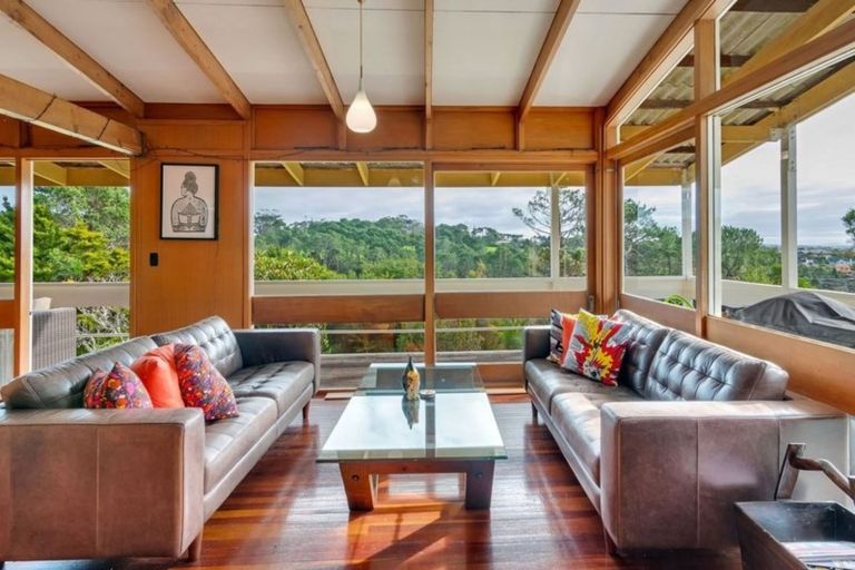 Photo of property in 82 Aberdeen Road, Campbells Bay, Auckland, 0620