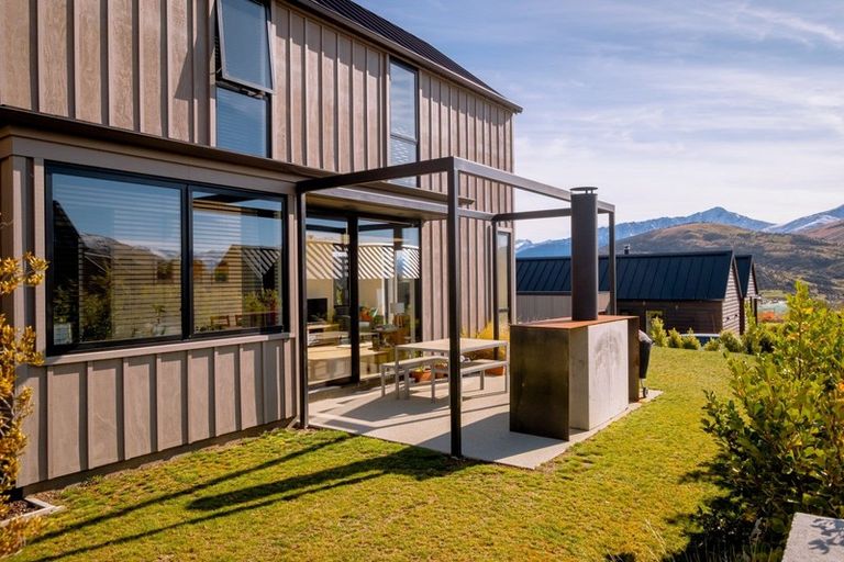 Photo of property in 6 Mckenzies Shute, Jacks Point, Queenstown, 9371