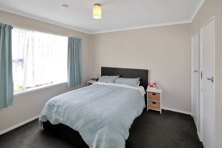 Photo of property in 27 Kellsmere Crescent, Island Bay, Wellington, 6023