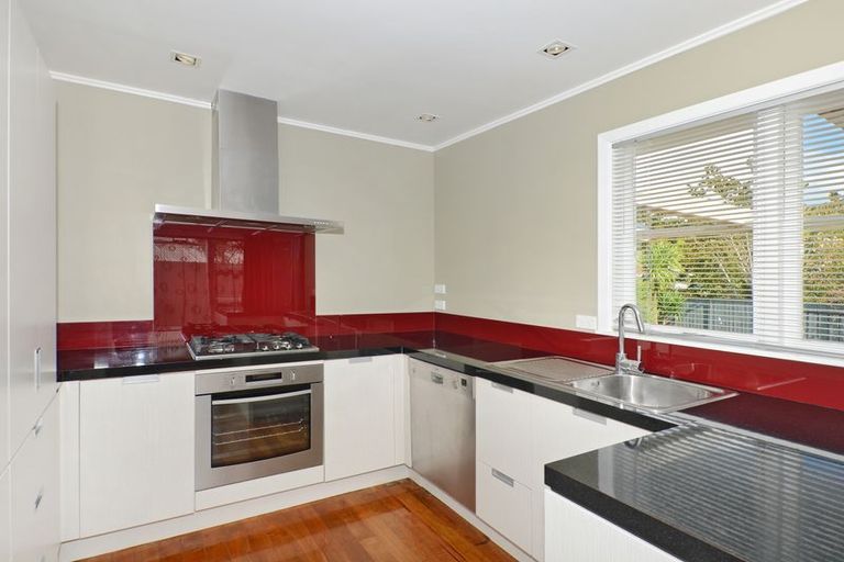 Photo of property in 16 Carr Street, Te Kamo, Whangarei, 0112