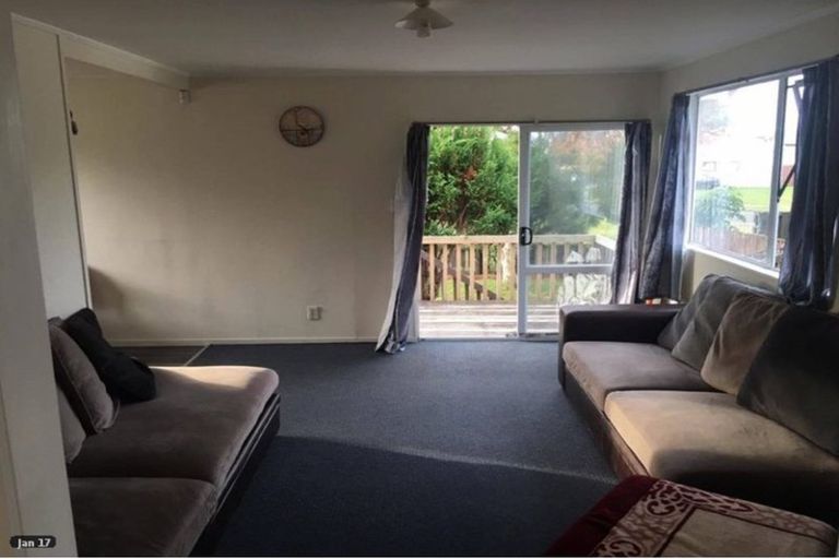 Photo of property in 3/10 Penion Drive, Flat Bush, Auckland, 2023