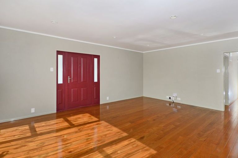 Photo of property in 16 Carr Street, Te Kamo, Whangarei, 0112