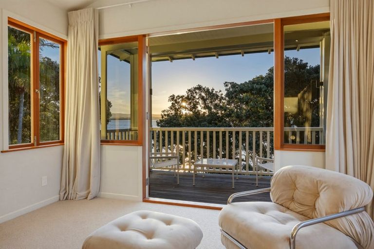 Photo of property in 16 Joan Street, Point Chevalier, Auckland, 1022