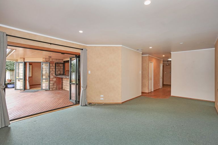 Photo of property in 4 Vela Place, Clarks Beach, 2122