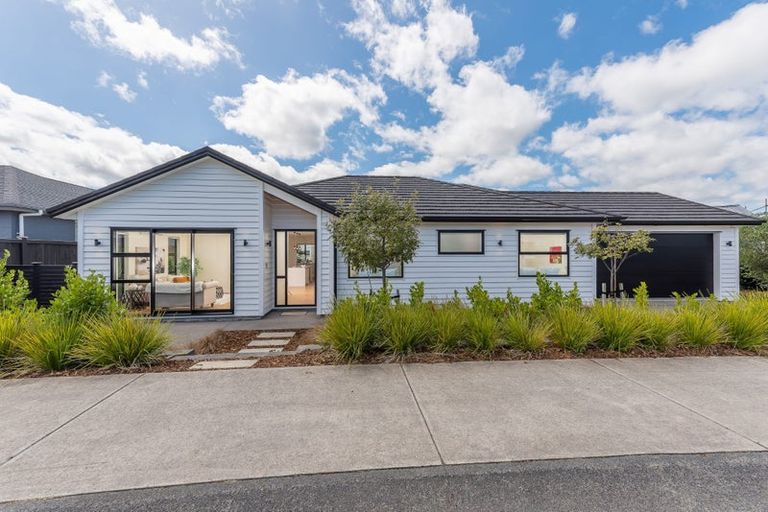 Photo of property in 4 Vintry Drive, Kumeu, 0810