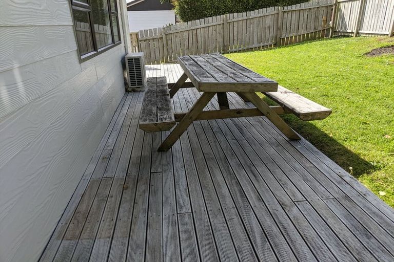 Photo of property in 60 Lavelle Road, Henderson, Auckland, 0612