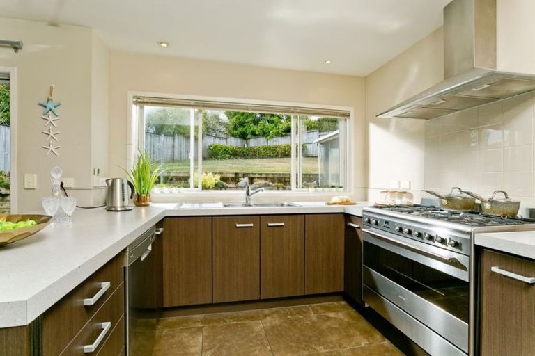 Photo of property in 51 Kittiwake Drive, Schnapper Rock, Auckland, 0632