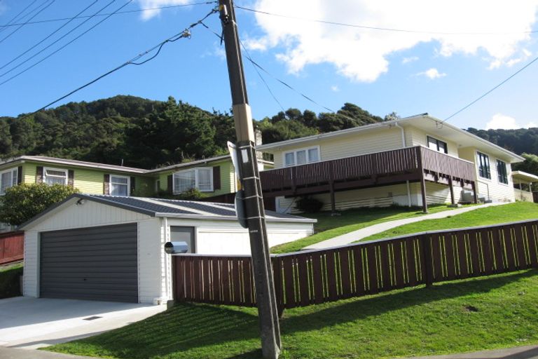 Photo of property in 211 Wainuiomata Road, Wainuiomata, Lower Hutt, 5014