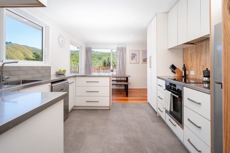 Photo of property in 11 Vancouver Street, Kingston, Wellington, 6021