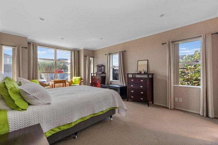 Photo of property in 5 Bellshill Close, Wattle Downs, Auckland, 2103