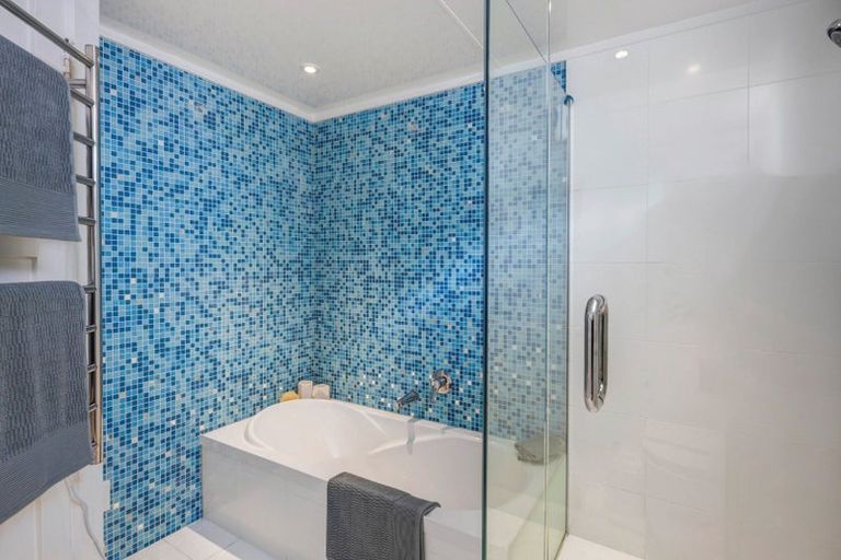 Photo of property in 15 Selwyn Terrace, Thorndon, Wellington, 6011