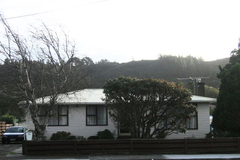 Photo of property in 256 Stokes Valley Road, Stokes Valley, Lower Hutt, 5019