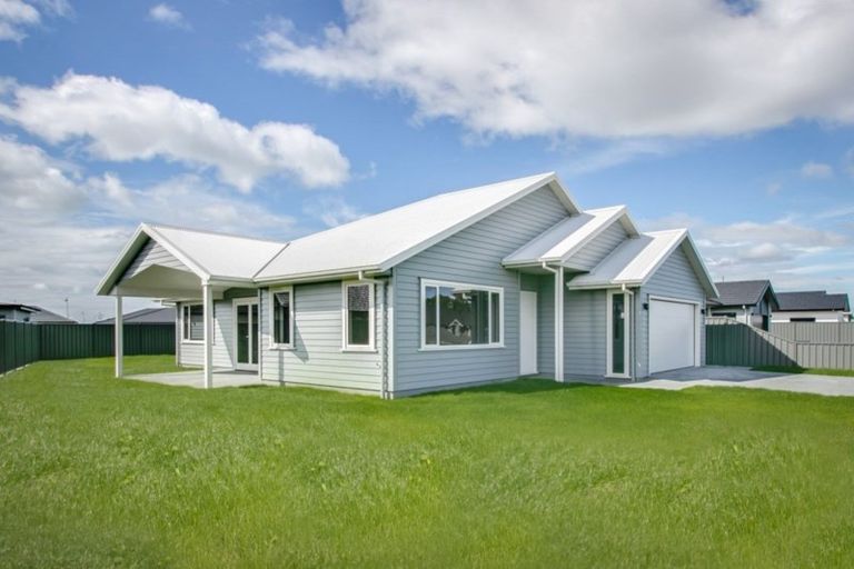 Photo of property in 14 Ruahine Road, Poraiti, Napier, 4112
