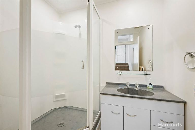 Photo of property in 2/14 Duncan Street, Tawa, Wellington, 5028