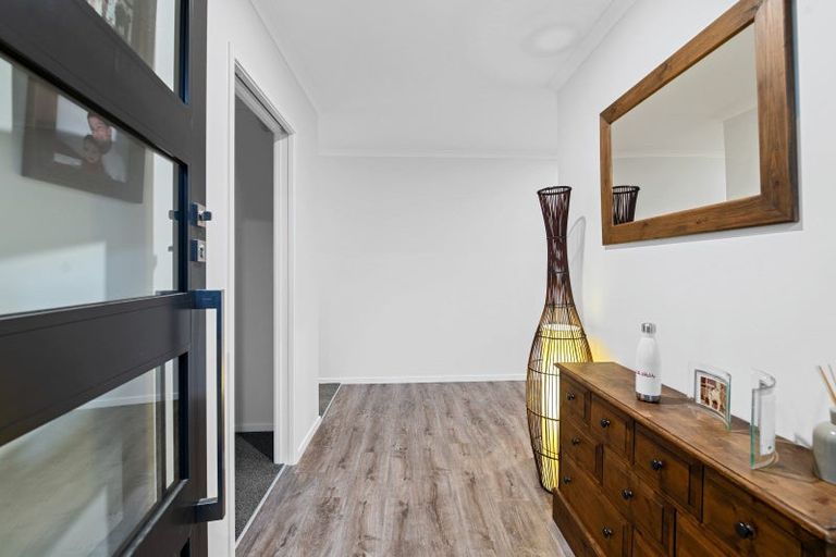 Photo of property in 84 Pakanga Grove, Pyes Pa, Tauranga, 3112