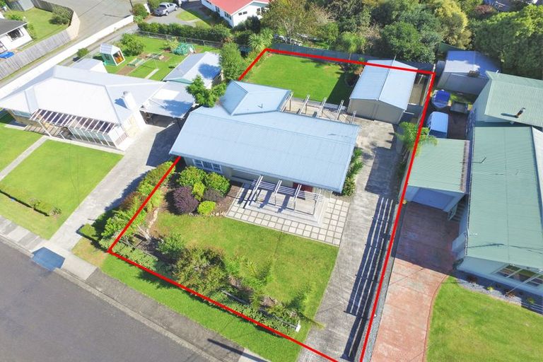 Photo of property in 16 Carr Street, Te Kamo, Whangarei, 0112