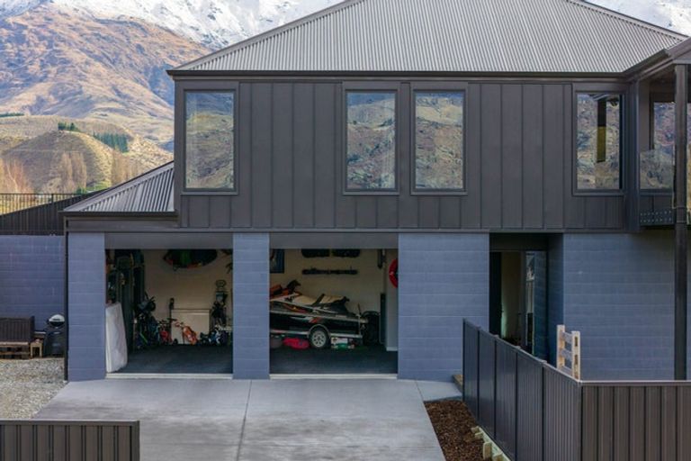 Photo of property in 27 Stratford Drive, Mount Pisa, Cromwell, 9383