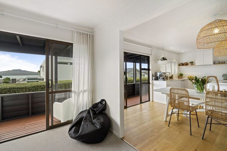 Photo of property in 2/10 Merani Street, Narrow Neck, Auckland, 0622