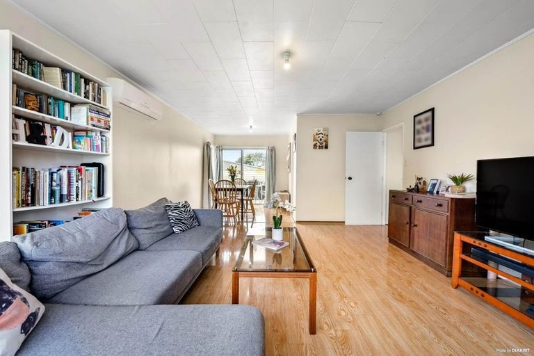 Photo of property in 2/26a Boundary Road, Clover Park, Auckland, 2019