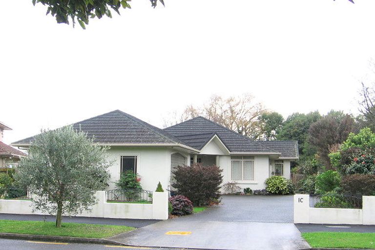 Photo of property in 1c Hughes Avenue, Hokowhitu, Palmerston North, 4410