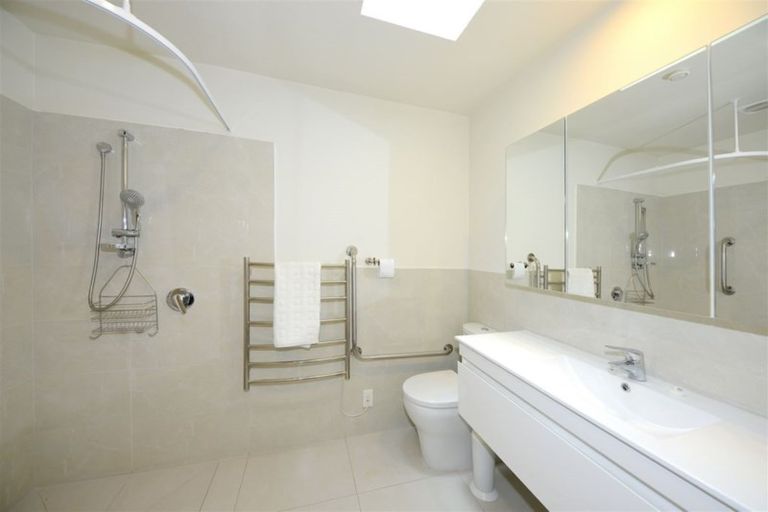 Photo of property in 62 Kotare Street, Fendalton, Christchurch, 8041