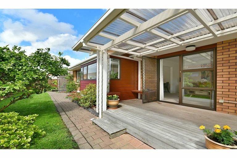 Photo of property in 29 Edward Avenue, Orewa, 0931
