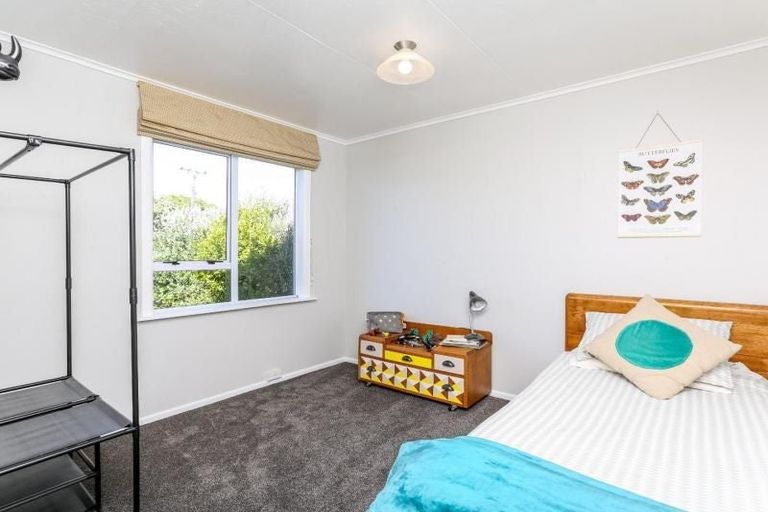 Photo of property in 16 Trafalgar Street, Westown, New Plymouth, 4310