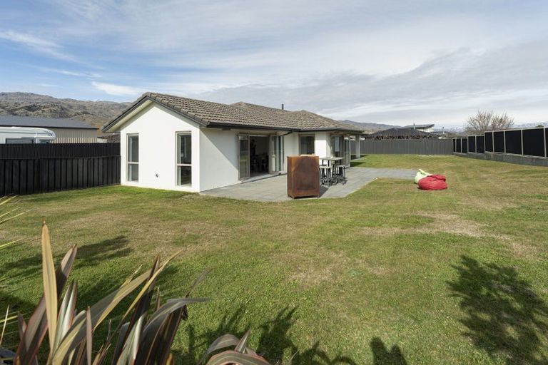 Photo of property in 58 Missy Crescent, Mount Pisa, Cromwell, 9383