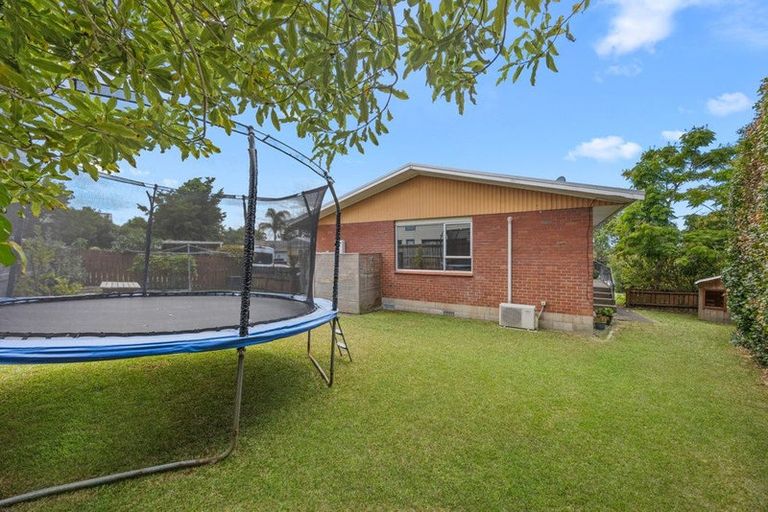 Photo of property in 2/4 Illana Place, Ranui, Auckland, 0612