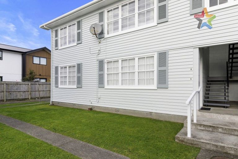 Photo of property in 1/95 Whites Line East, Waiwhetu, Lower Hutt, 5010