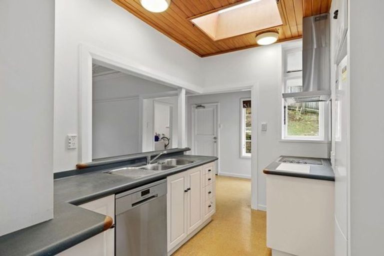 Photo of property in 313 Karori Road, Karori, Wellington, 6012