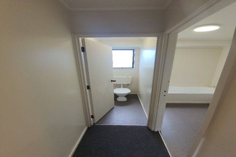 Photo of property in 20 Chislehurst Street, Henderson, Auckland, 0612