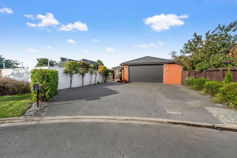 Photo of property in 10 Courtfield Close, Parklands, Christchurch, 8083