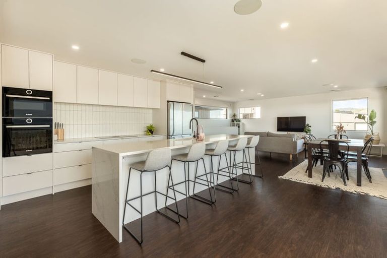 Photo of property in 94 Kotare Street, Waikanae, 5036