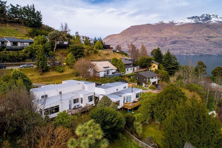 Photo of property in 10a Mackinnon Terrace, Sunshine Bay, Queenstown, 9300