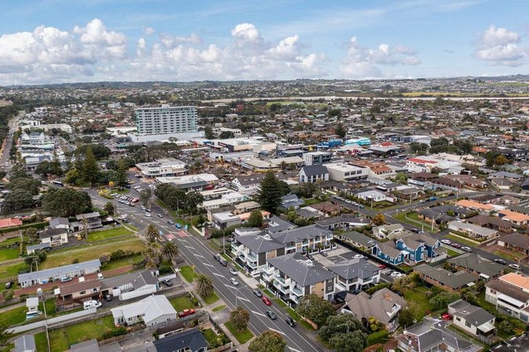 Photo of property in 1/388 Hibiscus Coast Highway, Orewa, 0931