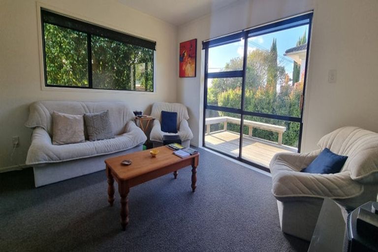 Photo of property in 1/9 Napoleon Avenue, Milford, Auckland, 0620