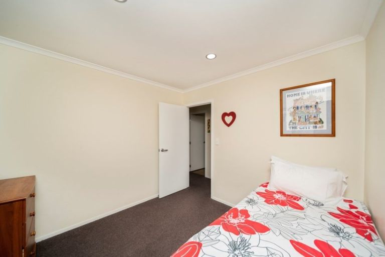 Photo of property in 2/241 Omata Road, Spotswood, New Plymouth, 4310