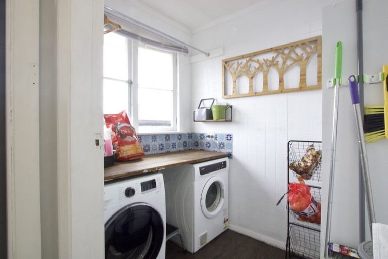 Photo of property in 15 Barrett Road, Whalers Gate, New Plymouth, 4310