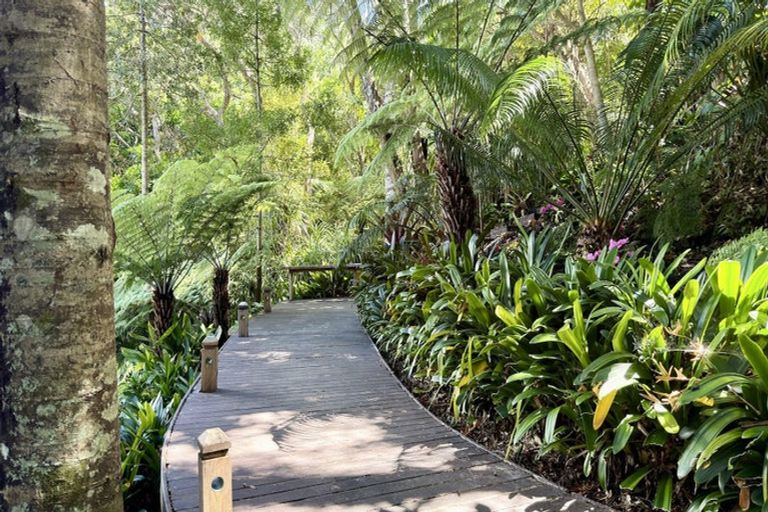 Photo of property in 107 Hadfield Street, Beach Haven, Auckland, 0626