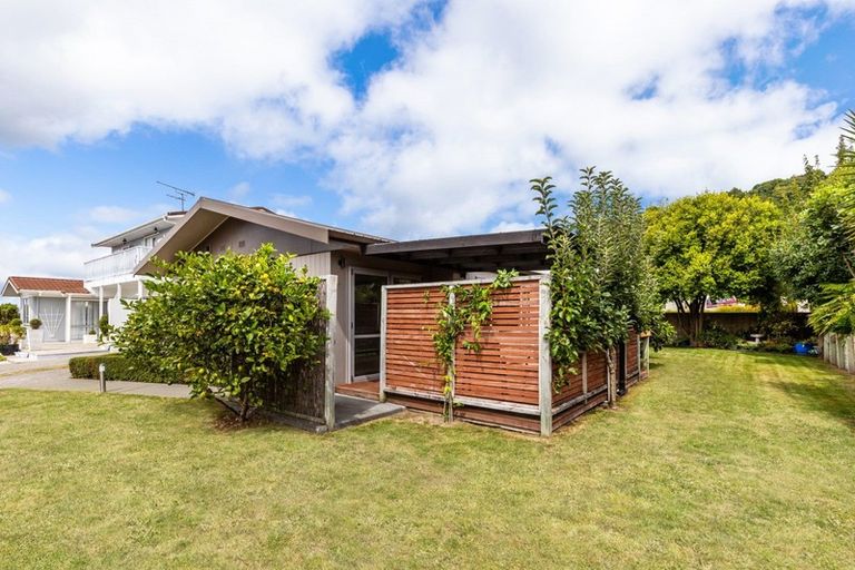 Photo of property in 7 Reeves Road, Acacia Bay, Taupo, 3330