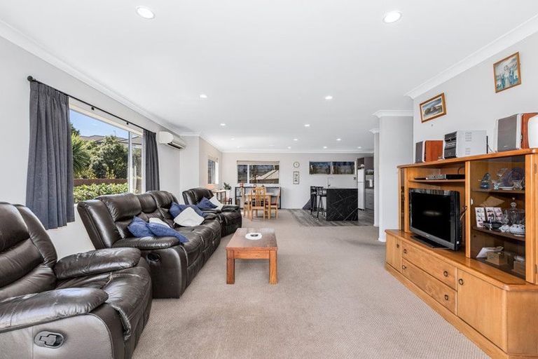 Photo of property in 19 Speldhurst Grove, Stokes Valley, Lower Hutt, 5019