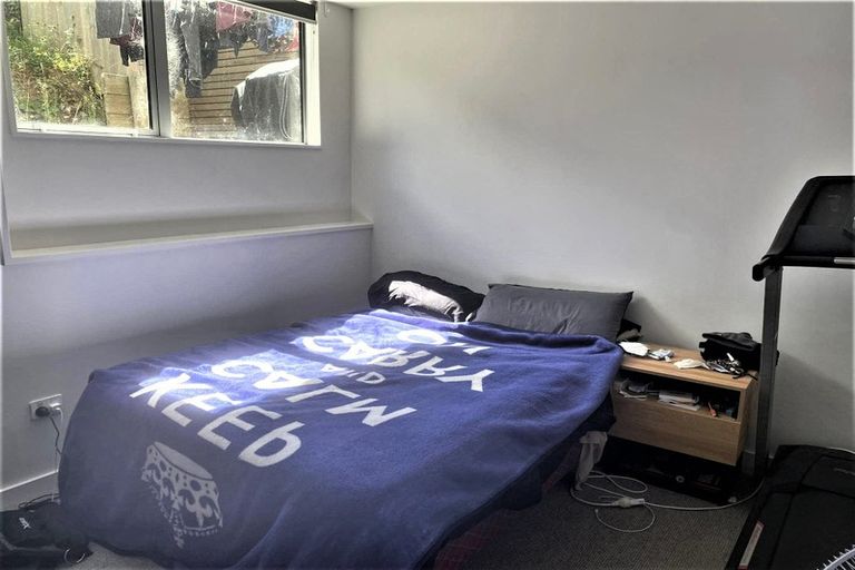 Photo of property in 2/38 Makara Road, Karori, Wellington, 6012